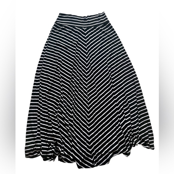 AB Studio Dresses & Skirts - NWT AB Studio Black White Stripe Soft Stretch Flowy Maxi Skirt Women’s XL